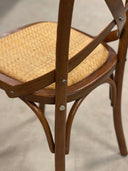 Stol Aima i massiv bok med rotting i sitsen